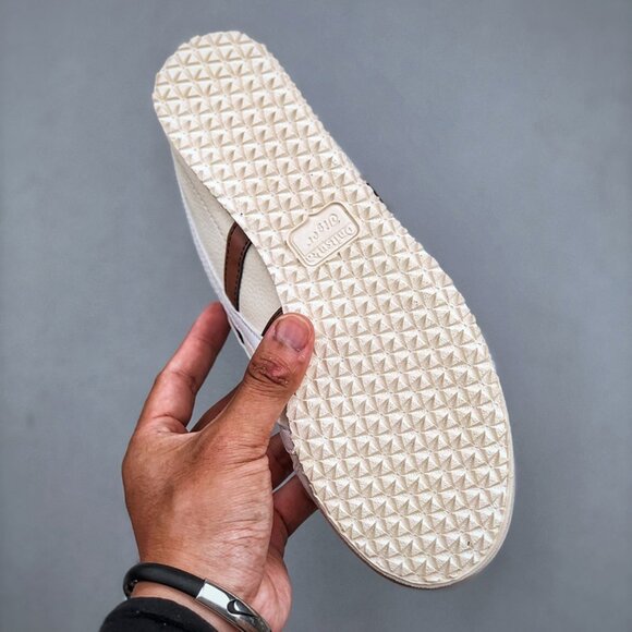 Onitsuka Tiger Retro Leather Sneakers - Picture 5 of 9